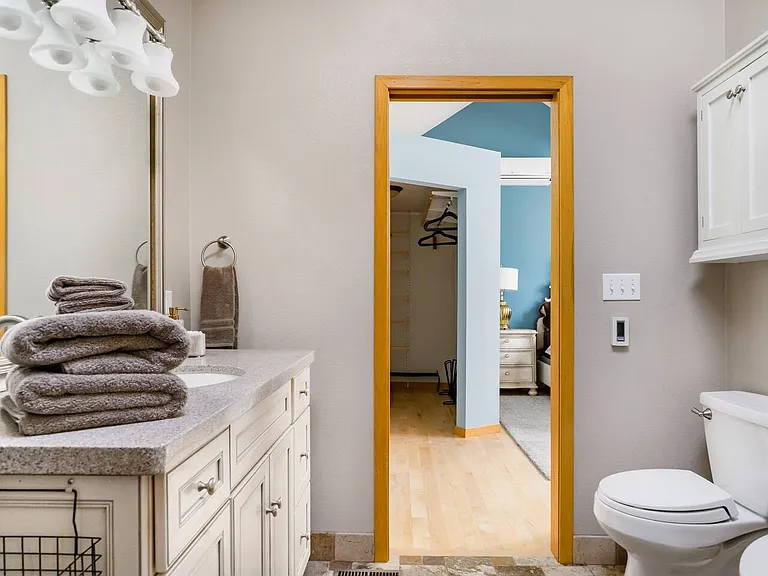 Ensuite bathroom connected to upstairs bedroom