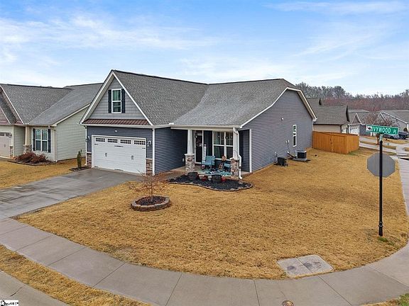 4th image of 637 Ivywood Pl