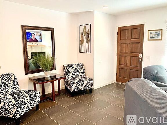 5th image of 963 Thomas Ave APT 1