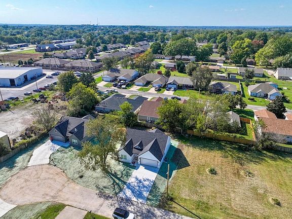 3rd image of 104 Zachary Dr
