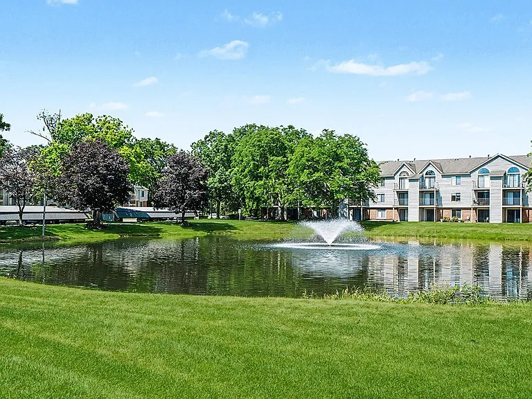 Indian Lakes Apartments — Photo 56