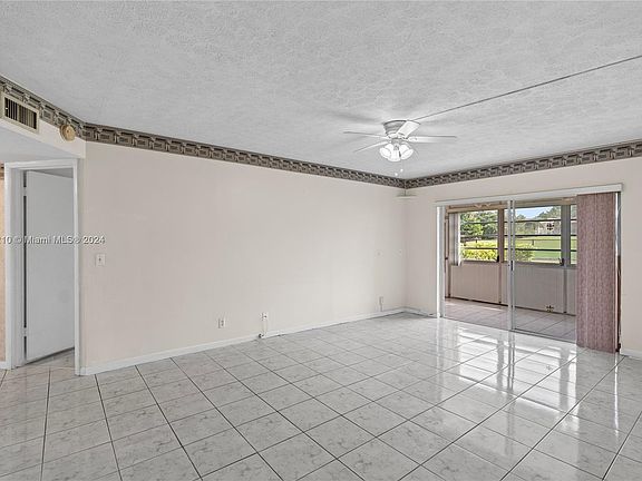 5th image of 8000 Lagos De Campo Blvd #A-105