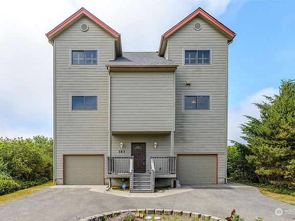 5th image of 163 Sand Dune Avenue SW