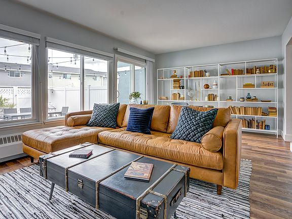 3 Bedroom Townhome Living Room