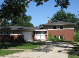 2323 N Champlain St, Arlington Heights, IL