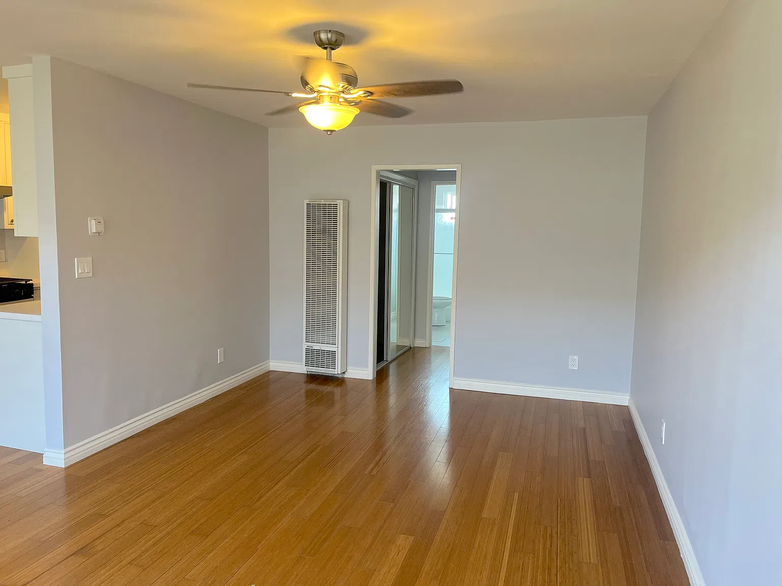1 bed, 900 sqft, $1,995 — Photo 4