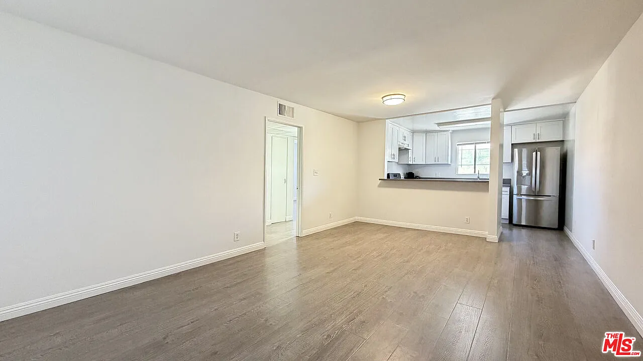 2 bed, 2.0 bath, 900 sqft, $2,600 — Photo 4