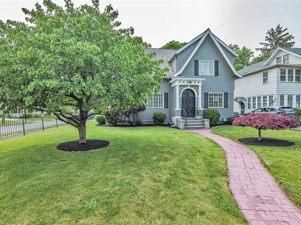 275 Thurston Rd, Rochester, NY 14619