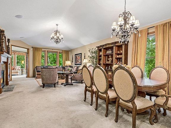 3rd image of 18464 Farmstead Cir