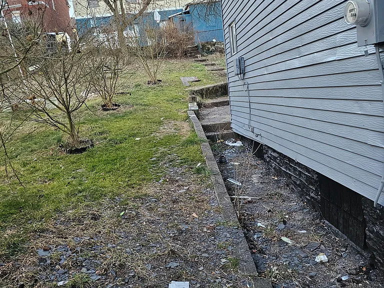 636 Lillian St — Photo 38