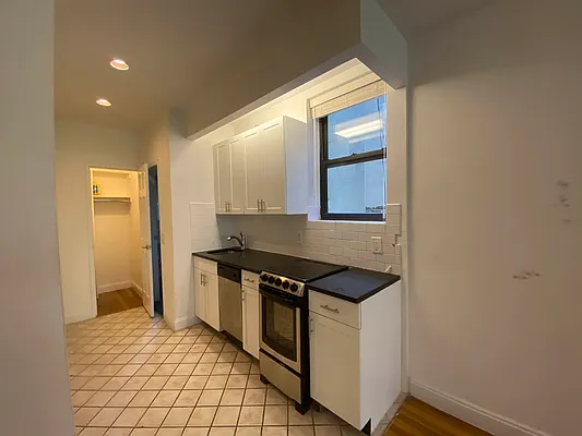 Rented by Bond New York | media 5