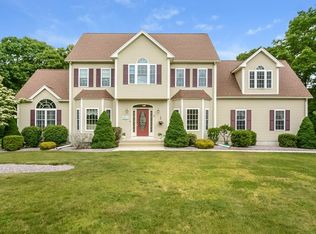 6 Cranberry Dr, Mendon, MA 01756