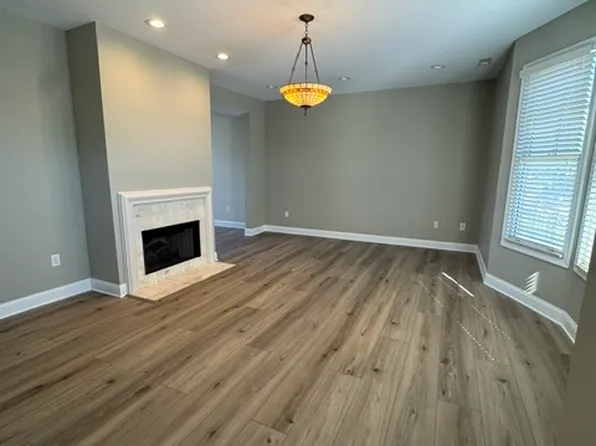 304 E 10th St, Indianapolis, IN 46202