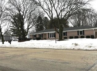 2001 Sunnyside Dr, Waukesha, WI 53186