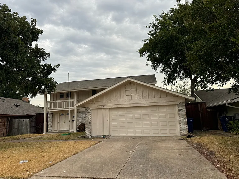 1821 Plantation Rd — Photo 3