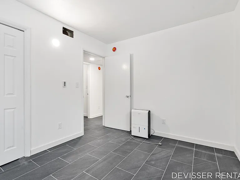 1297 32nd St #D3 — Photo 16