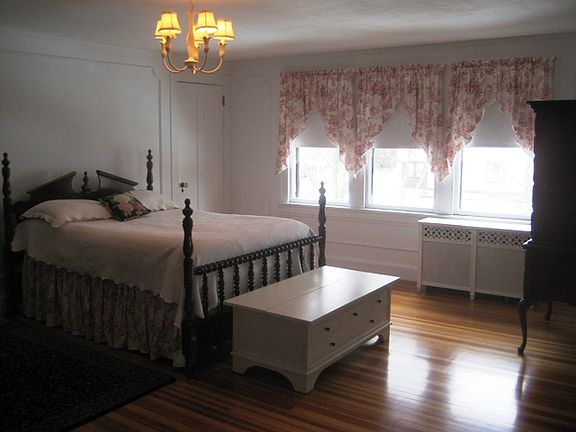 Master full bath & porch