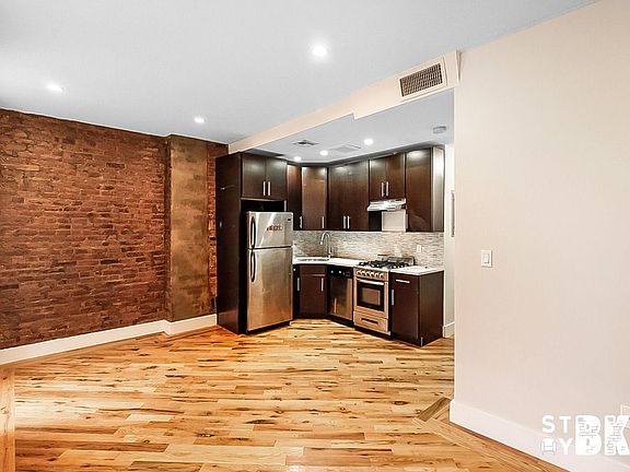 4th image of 419 Tompkins Ave #2R