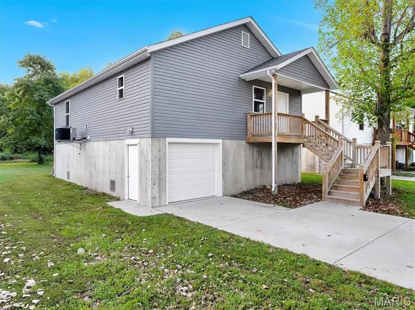 609 S 2nd St, Pacific, MO 63069
