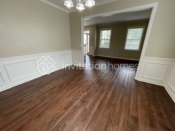 2nd image of 3762 Lanier Dr