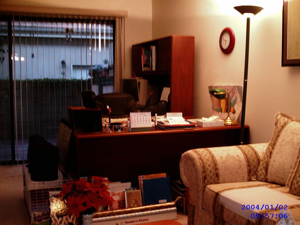 Cozy living room, a gateway to deck and private garden