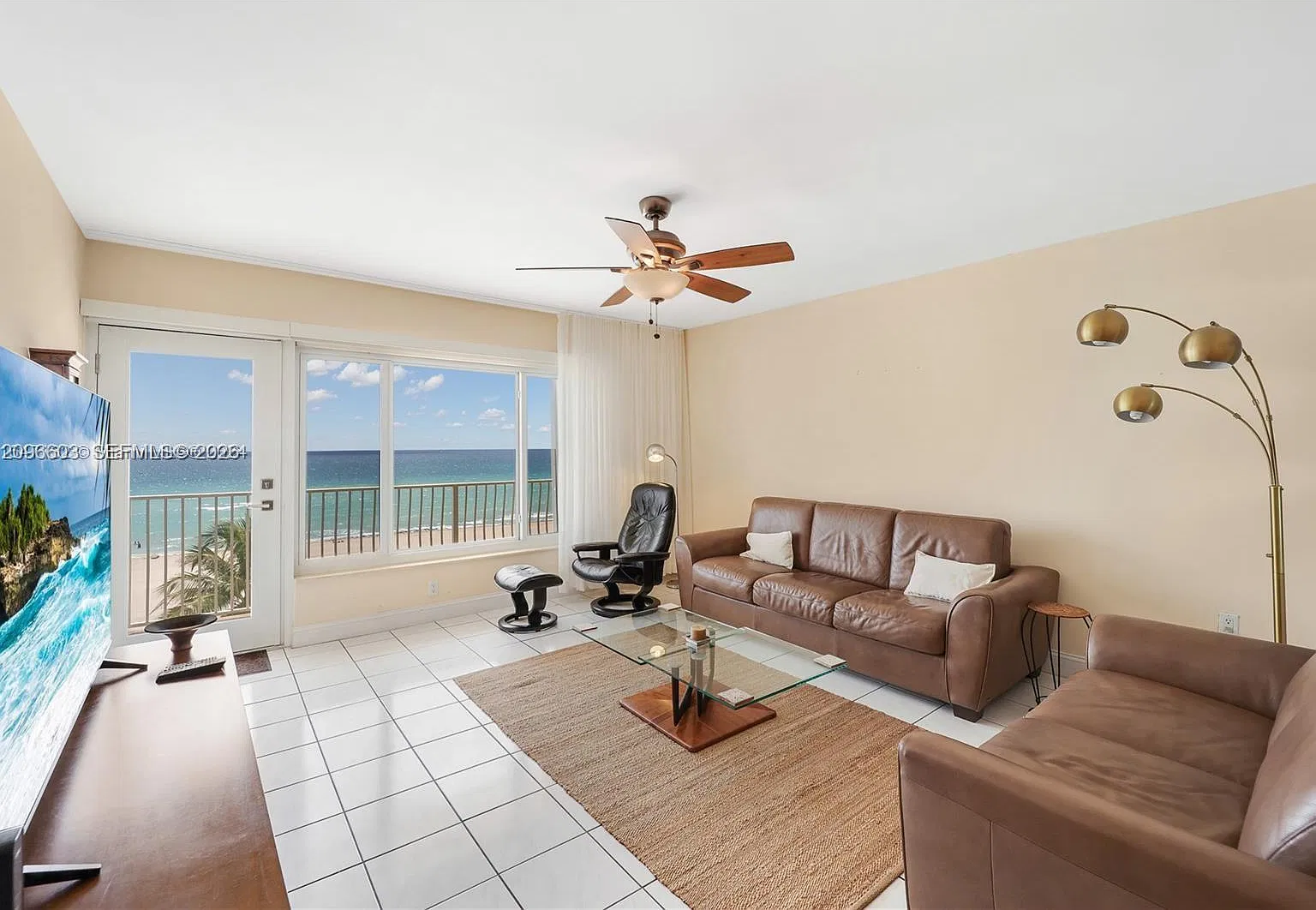 Mainsail Condominium — Photo 4