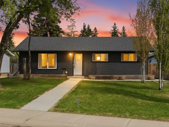 19045 164th St NW, Edmonton, AB T5P 3S2