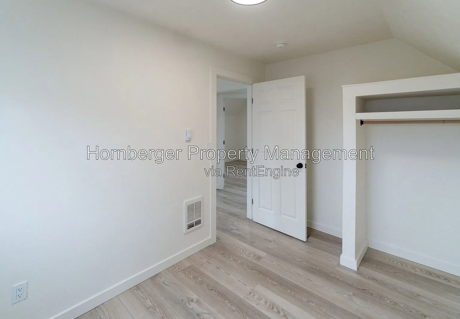 2 bed, 1.0 bath, 750 sqft, $1,095 — Photo 4