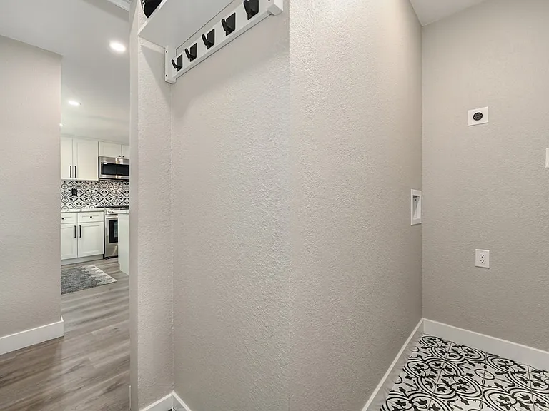 5608 Hillsdale Blvd #C — Photo 28