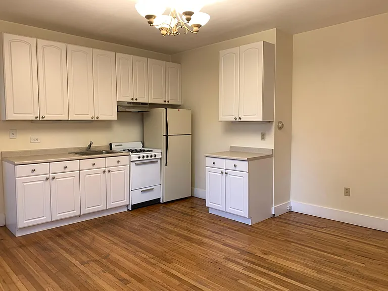 86 Clarendon Ave #F — Photo 15