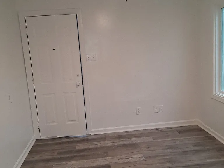 150 Villa Ct #150 — Photo 4