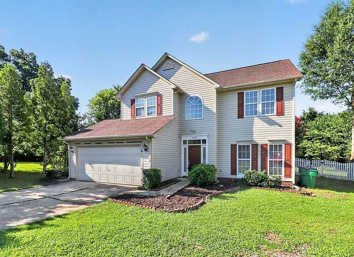 4 bed, 2.5 bath, 1976 sqft, $2,250 — Photo 1