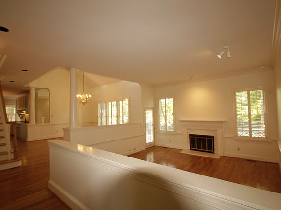 5th image of 248 Bentley Oaks Ln