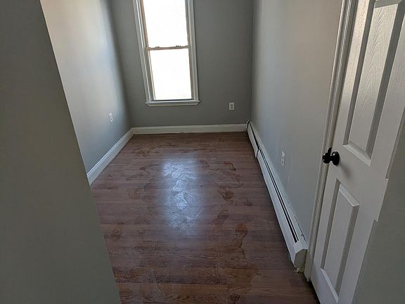 5th image of 51 Lentz Ave