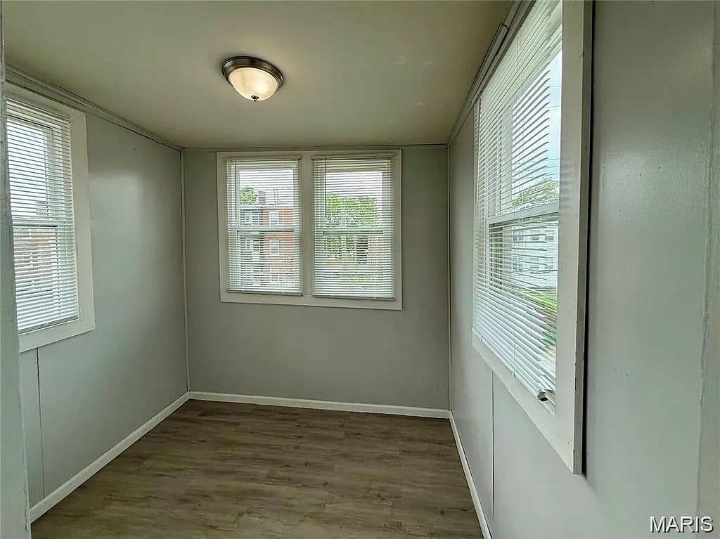 2 bed, 900 sqft, $1,000 — Photo 2