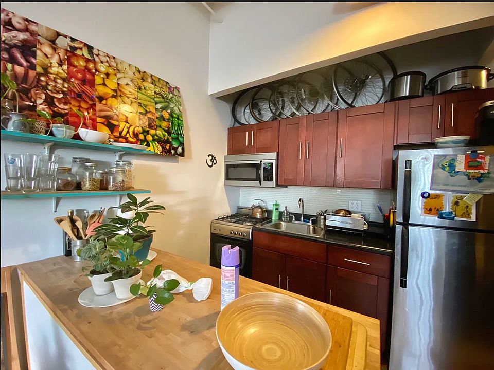 1st image of 112 Lincoln Ave #105