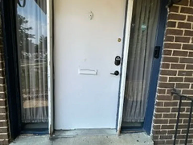 10125 Campus Way S — Photo 3