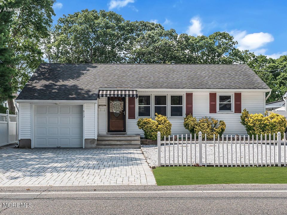 1st image of 913 River Avenue