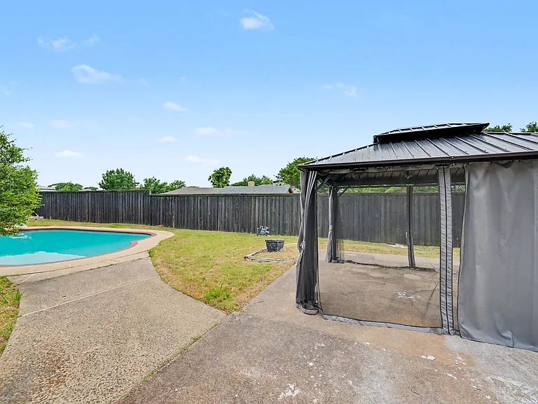 2709 Oak Cir — Photo 28