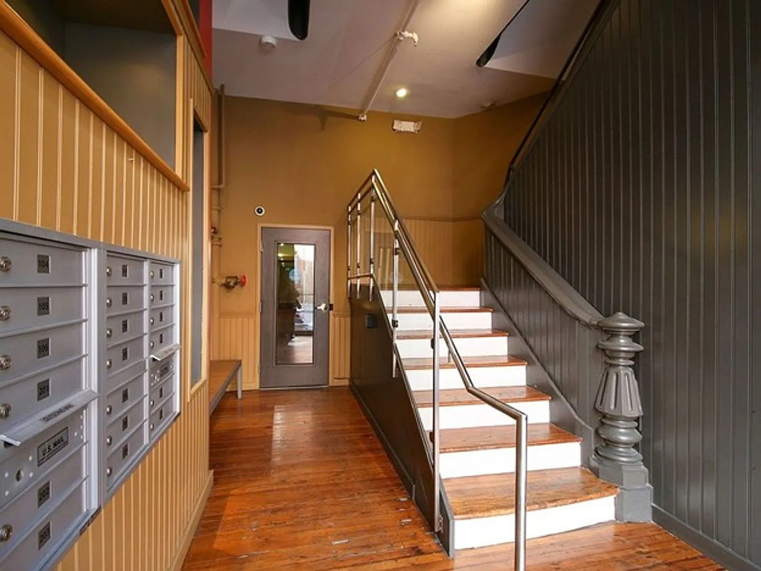 125 W Saratoga Street — Photo 1