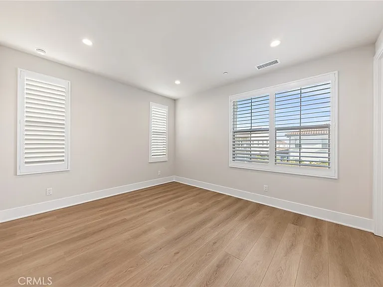 207 Alora — Photo 45
