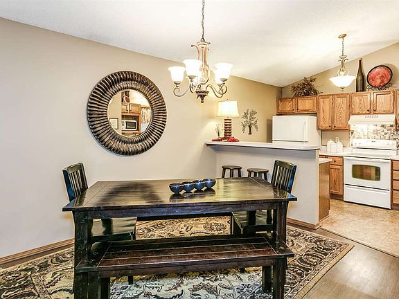 2nd image of 520 Deerfield Cir