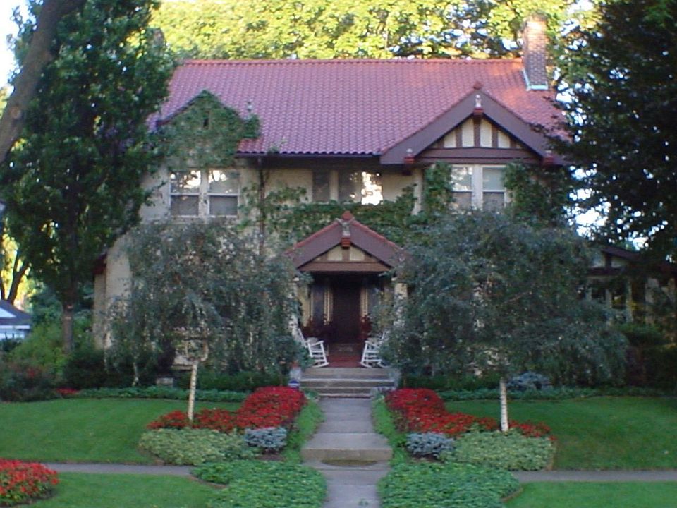 2561 Glenwood