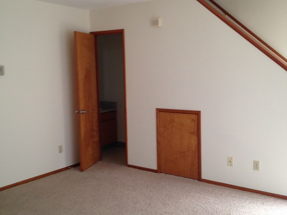 2nd image of 5444 NE 49th Ave