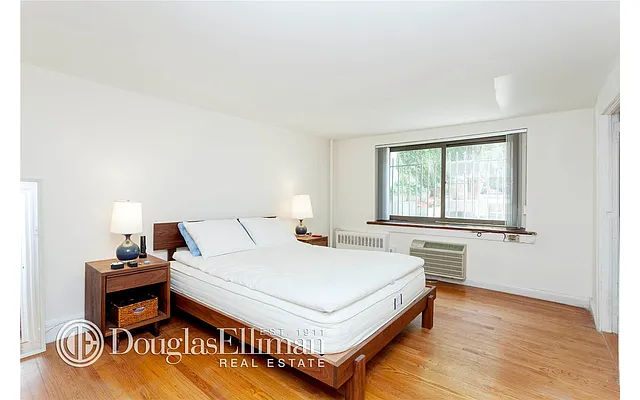 Rented by Douglas Elliman | media 14