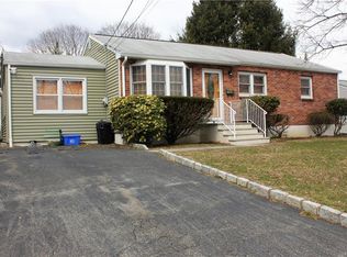 9 Miller Dr, Stony Pt, NY 10980