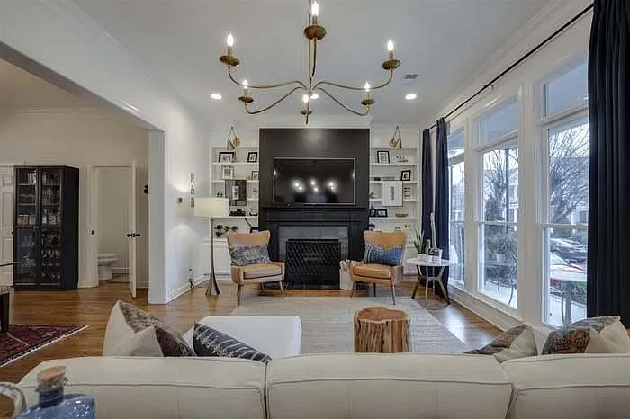 3 bed, 2.5 bath, 2000 sqft, $3,250 — Photo 2