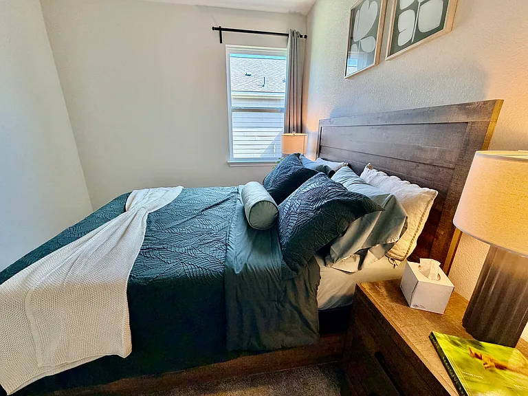 2401 Amara Levi Ln — Photo 15