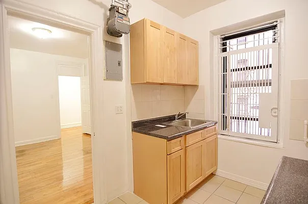 Rented by Park Property Advisors | media 5