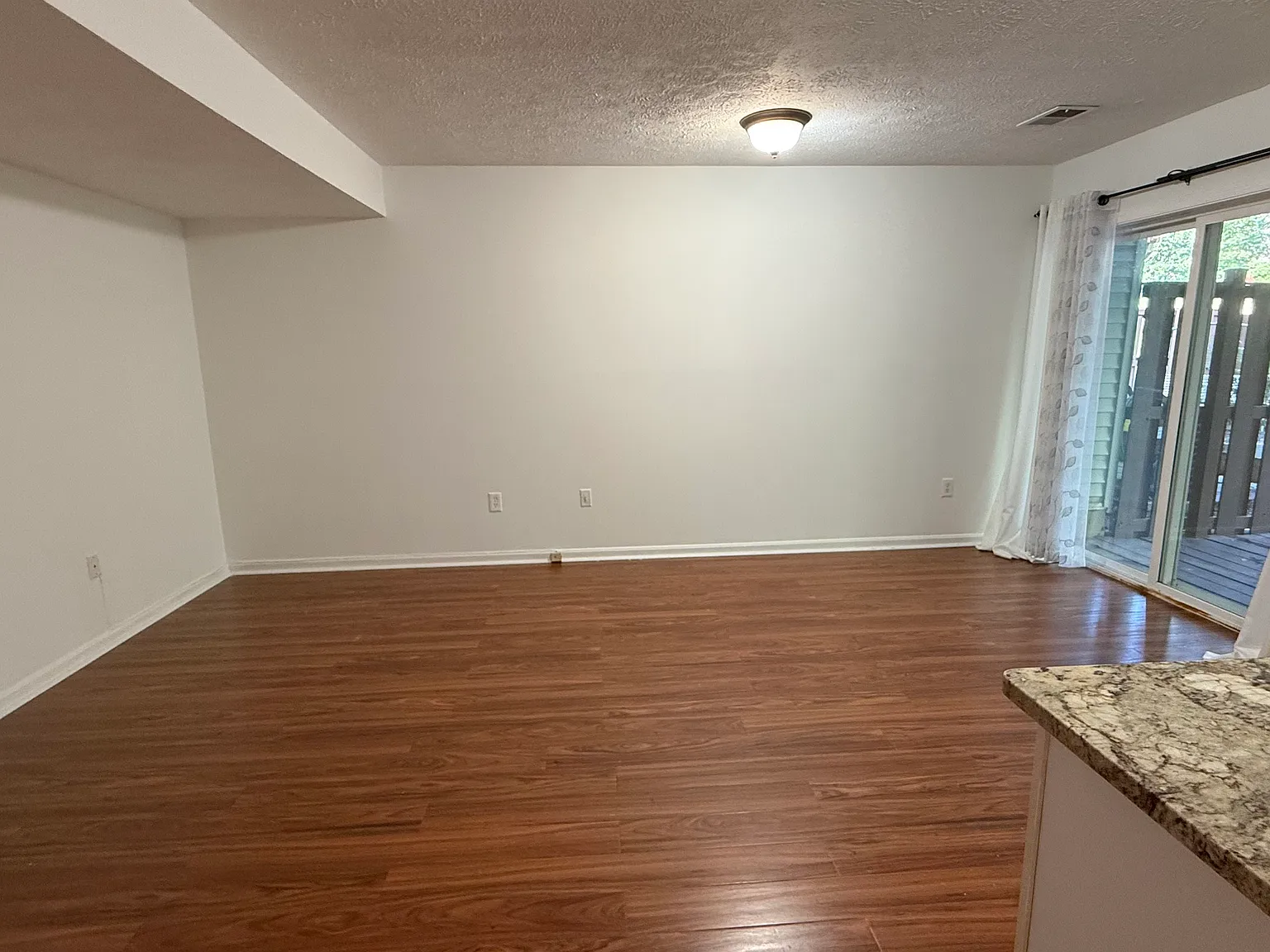 Studio, 450 sqft, $1,400 — Photo 3